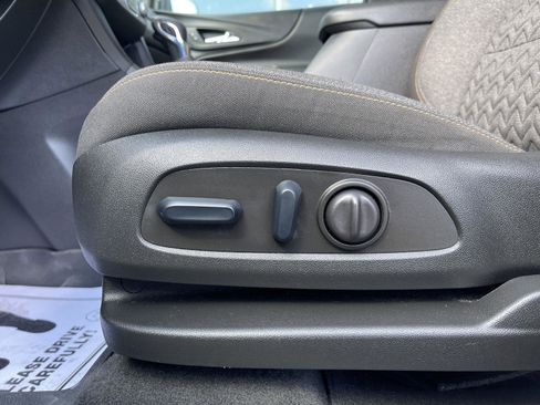 Used 2024 Chevrolet Equinox LT w/ LPO, Floor Liner Package FWD image 15
