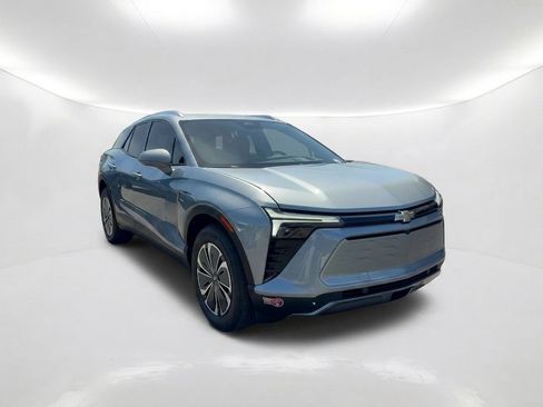 Used 2024 Chevrolet Blazer EV LT AWD/4WD image 3