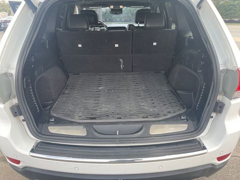 Used 2017 Jeep Grand Cherokee Limited image 17