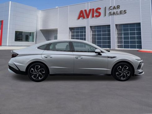 Used 2025 Hyundai Sonata SEL FWD image 5