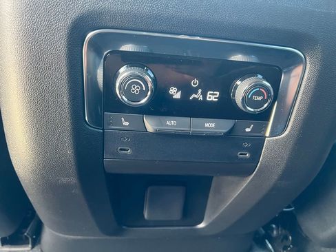 New 2026 Chevrolet Suburban Premier w/ Sun And Tow Package AWD/4WD image 19