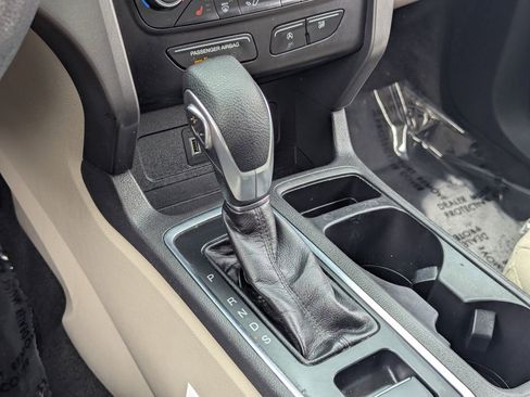 Used 2019 Ford Escape SE image 27