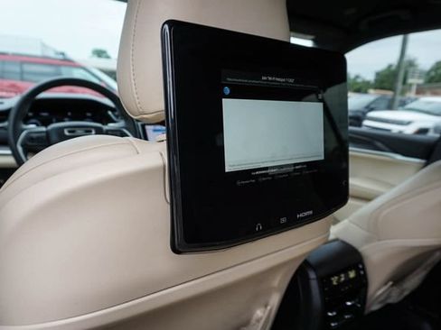 Used 2023 Jeep Grand Cherokee L Limited w/ Luxury Tech Group II AWD/4WD image 23