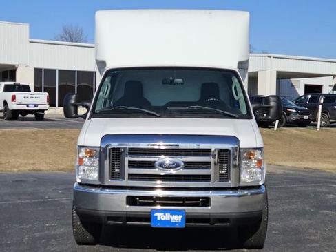 Used 2019 Ford E-350 and Econoline 350 Super Duty w/ Power Windows & Locks Group image 3
