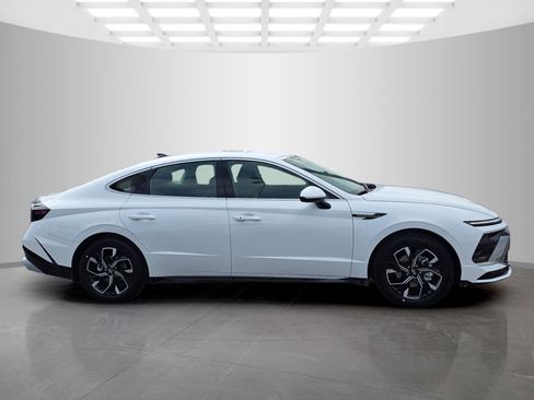 New 2025 Hyundai Sonata SEL image 6