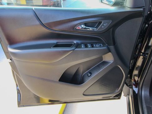 Used 2024 Chevrolet Equinox LT image 11