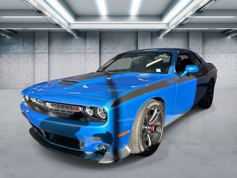 Used 2023 Dodge Challenger R/T w/ Plus Package image 1