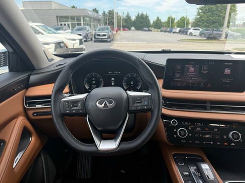 Certified 2025 INFINITI QX60 Sensory AWD/4WD image 6