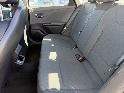 New 2025 Kia K4 LXS image 16