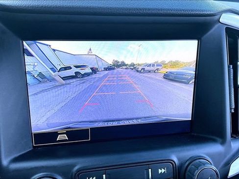 Used 2023 GMC Terrain SLT FWD image 14