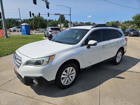 Used 2015 Subaru Outback 2.5i Premium AWD/4WD image 3