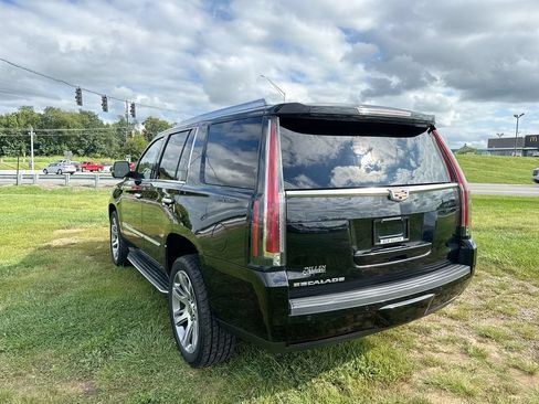 Used 2016 Cadillac Escalade Luxury AWD/4WD image 12