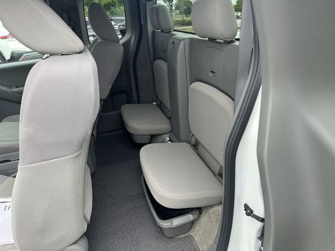 Used 2014 Nissan Frontier S RWD image 14