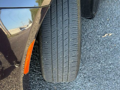 Used 2018 Chrysler Pacifica Touring Plus w/ Tire & Wheel Group image 15