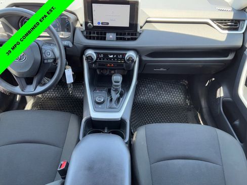 Used 2025 Toyota RAV4 LE AWD/4WD image 14