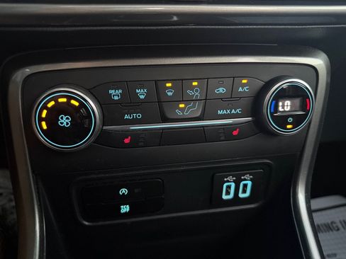 Used 2018 Ford EcoSport SE w/ SE Convenience Package FWD image 24