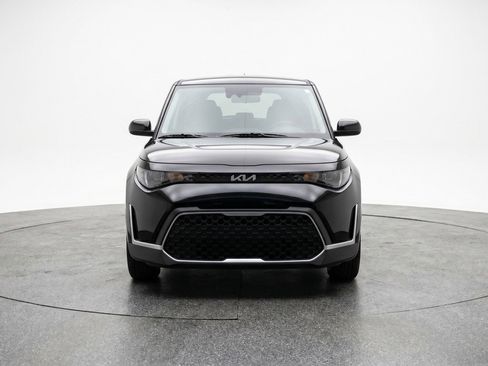 Used 2025 Kia Soul LX w/ LX Technology Package FWD image 2