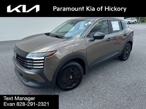 Used 2025 Nissan Kicks S AWD/4WD image 1