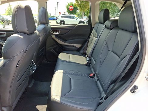 Used 2022 Subaru Forester Limited AWD/4WD image 10