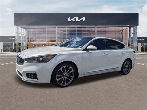 Certified 2019 Kia Cadenza Technology image 9