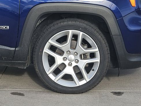 Used 2021 Jeep Renegade Latitude w/ Convenience Group FWD image 2
