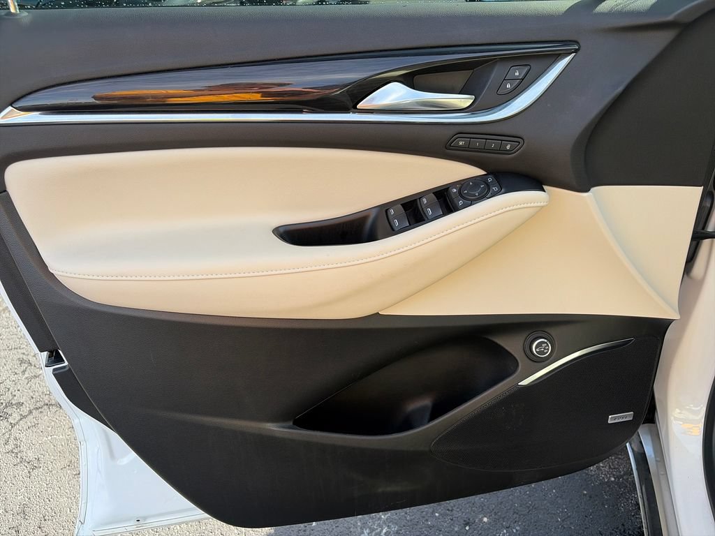 Used 2022 Buick Enclave Premium w/ Experience Buick Package FWD image 18
