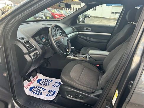 Used 2017 Ford Explorer XLT AWD/4WD image 15