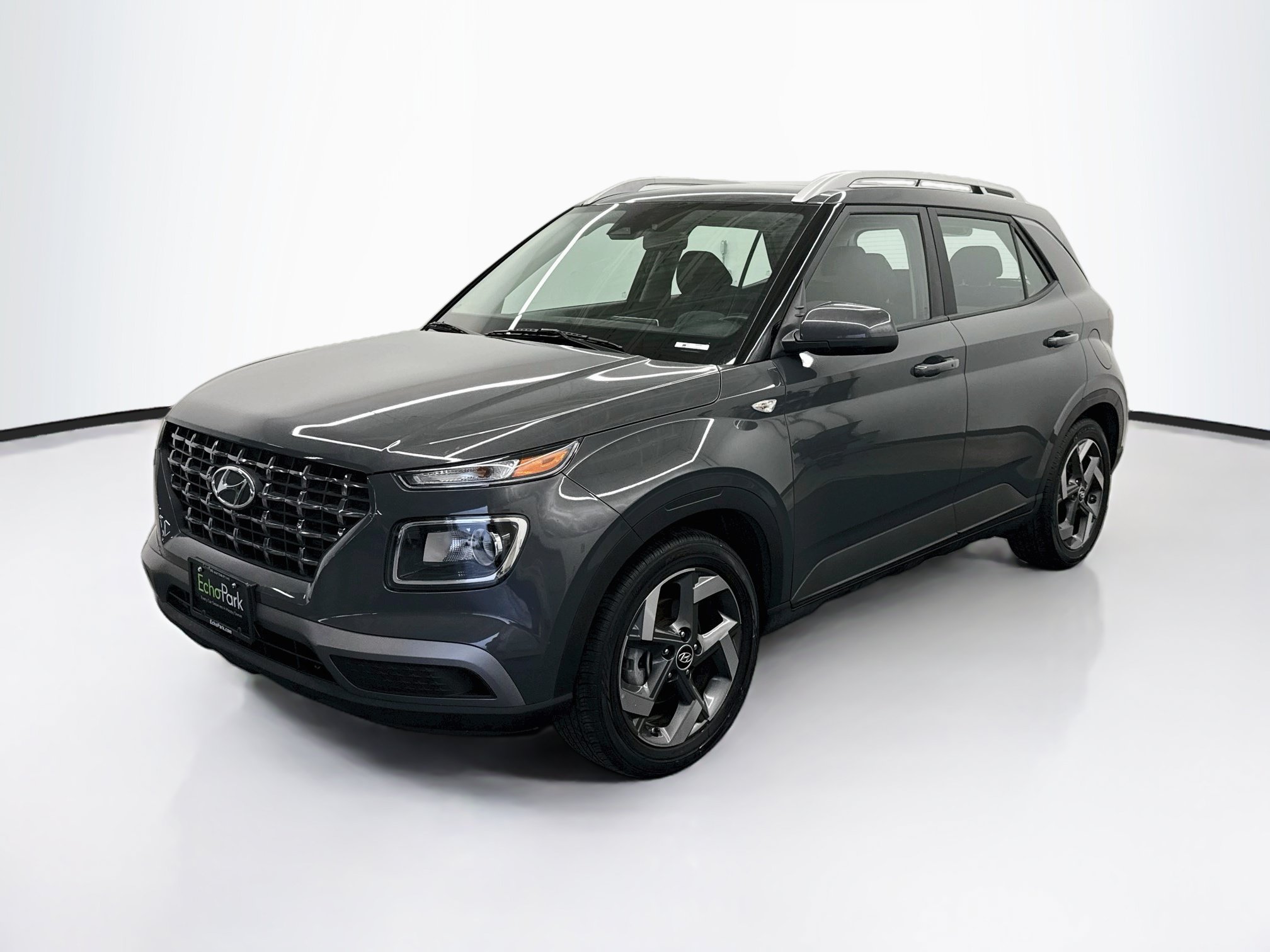 Used 2025 Hyundai Venue SEL FWD image 3