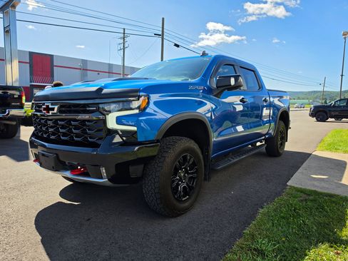 Used 2022 Chevrolet Silverado 1500 ZR2 w/ Technology Package AWD/4WD image 8
