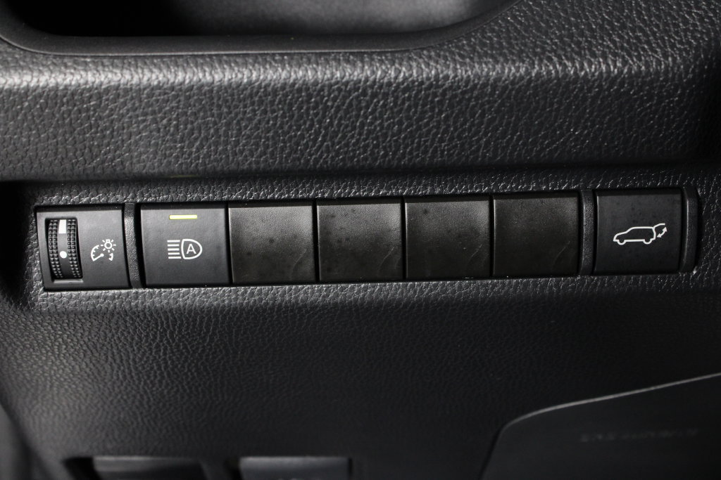 Used 2023 Toyota RAV4 XLE w/ Convenience Package FWD image 24
