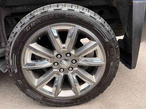 Used 2018 Chevrolet Silverado 1500 LTZ Z71 w/ Centennial Edition AWD/4WD image 37