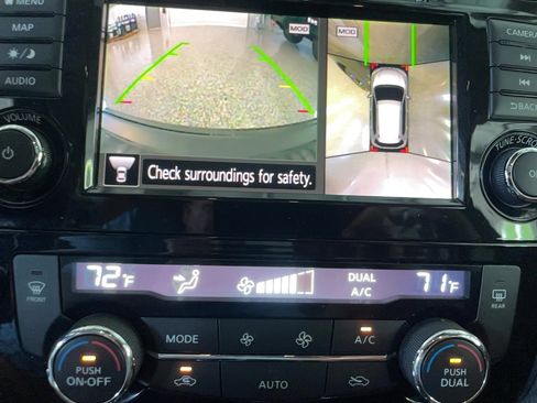 Used 2018 Nissan Rogue SL w/ Premium Package AWD/4WD image 10