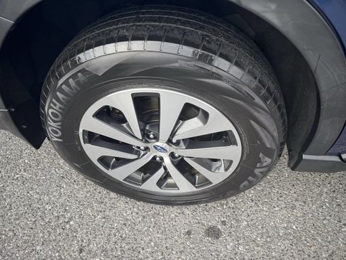 Used 2022 Subaru Outback Premium image 39