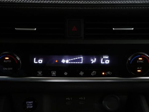 Used 2025 Nissan Rogue SV FWD image 19