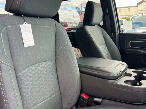 New 2026 RAM 3500 Big Horn AWD/4WD image 12