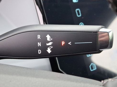 New 2027 Chevrolet Bolt LT w/ Comfort Package FWD image 15