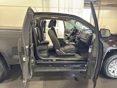 Certified 2018 Chevrolet Colorado LT w/ LT Convenience Package AWD/4WD image 25