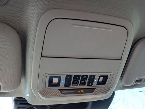 Certified 2022 Ford Explorer XLT w/ Equipment Group 202A image 27