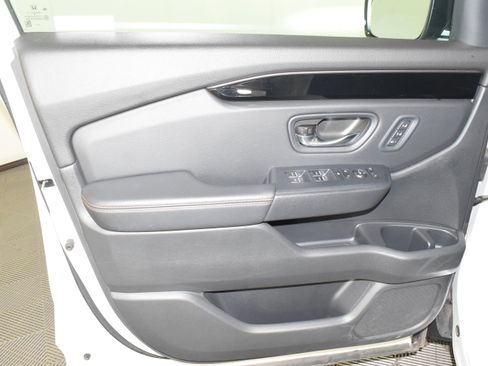 Certified 2024 Honda Pilot TrailSport image 24