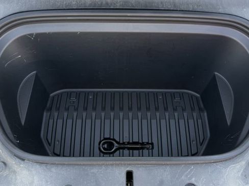 Used 2021 Tesla Model Y Long Range image 26