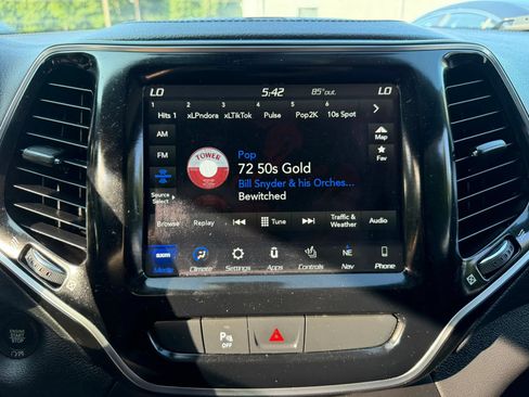 Used 2020 Jeep Cherokee Limited AWD/4WD image 23