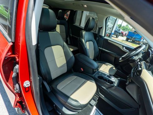 Used 2022 Ford Escape Titanium w/ Titanium Elite Package image 32