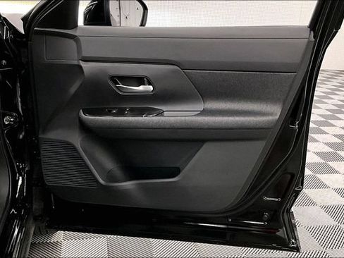 New 2026 Nissan Kicks SV w/ SV Premium Package FWD image 36