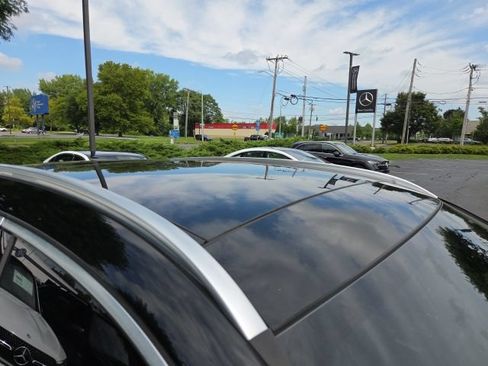 Used 2021 Mercedes-Benz GLA 250 4MATIC image 3