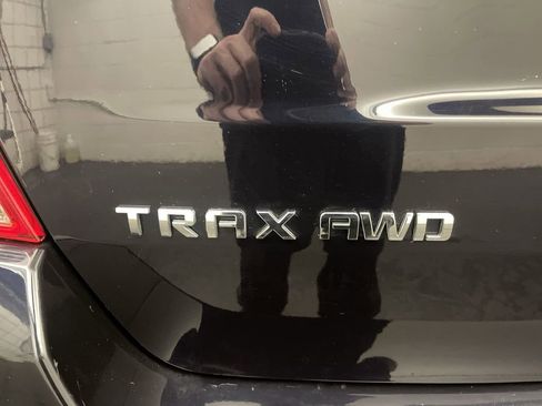 Used 2022 Chevrolet Trax LS w/ Tint and Cruise Package image 22