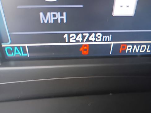 Used 2018 GMC Yukon XL SLT w/ Open Road Package AWD/4WD image 8