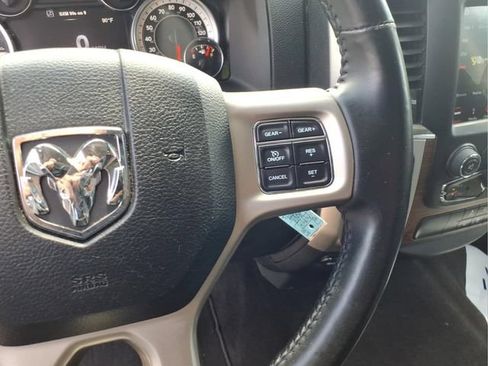 Used 2018 RAM 1500 Laramie AWD/4WD image 19