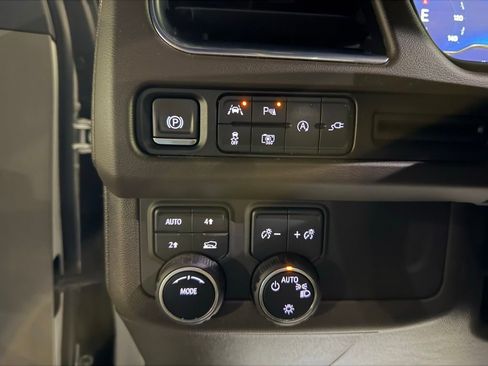 Used 2022 Chevrolet Tahoe LT w/ Luxury Package image 13