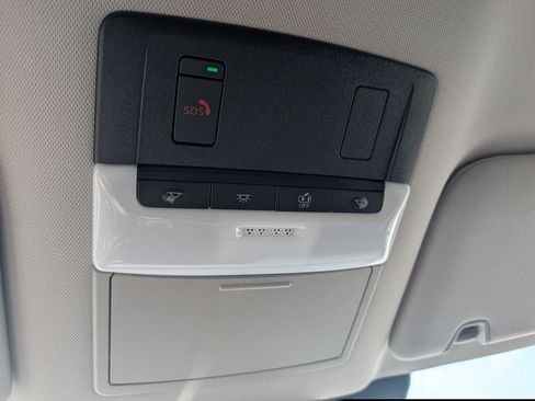 Used 2023 Nissan Pathfinder SV AWD/4WD image 33