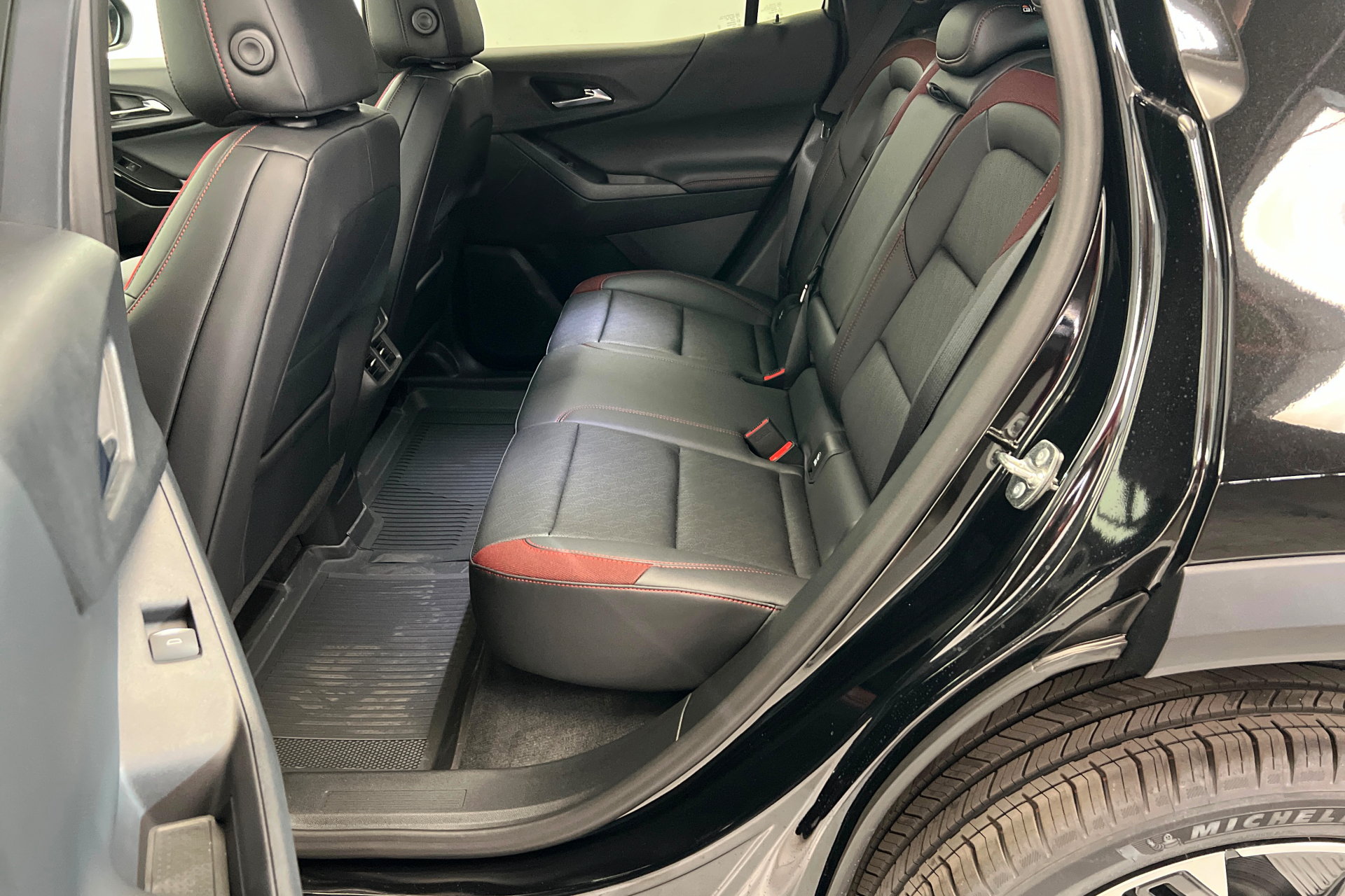 New 2027 Chevrolet Equinox RS w/ Convenience Package III AWD/4WD image 22